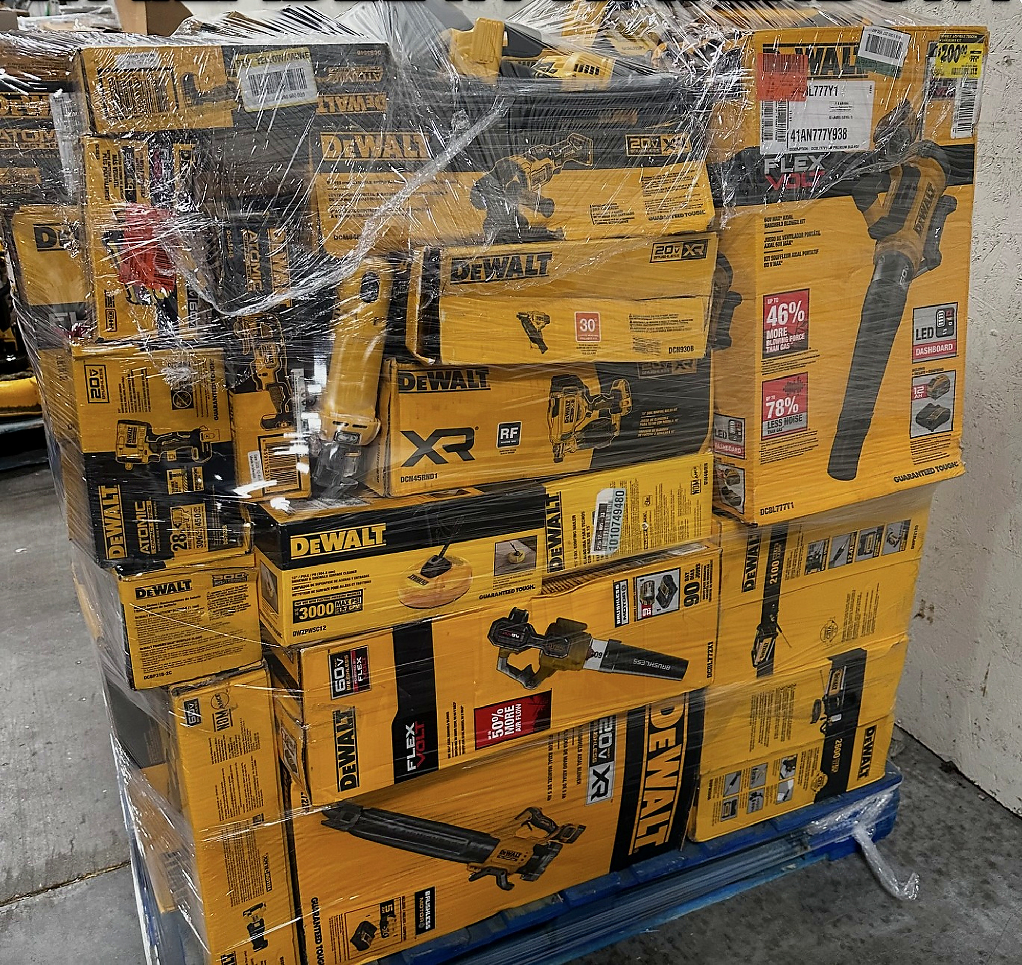 Pallet de Herramientas DEWALT de 50 Piezas – Lote para Obra
