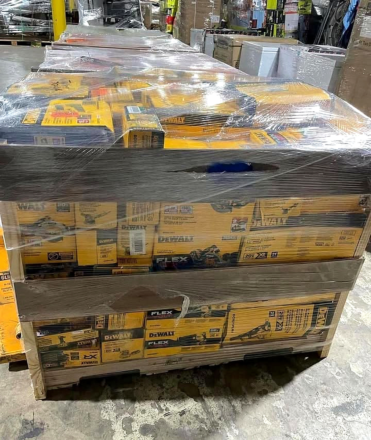 Pallet de Herramientas DEWALT de 60 Piezas – Lote FLEXVOLT