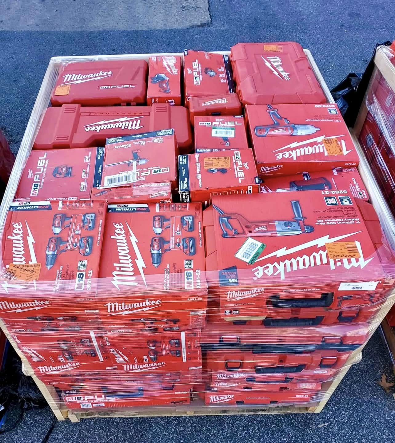 Milwaukee 40-Piece Power Tools Pallet – M18 FUEL Combo Lot