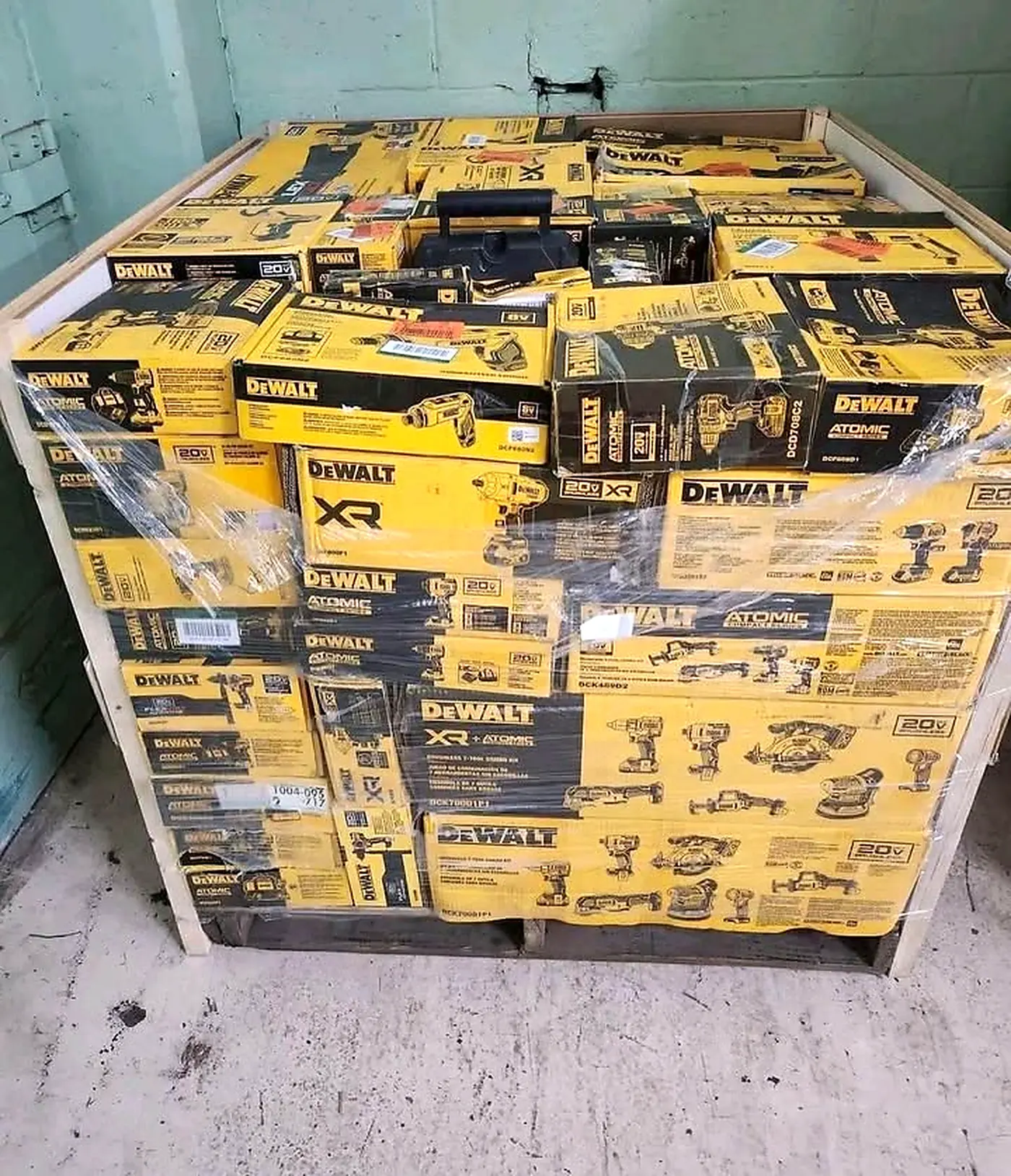 DEWALT 40-Piece Power Tools Pallet – 20V MAX Combo Lot